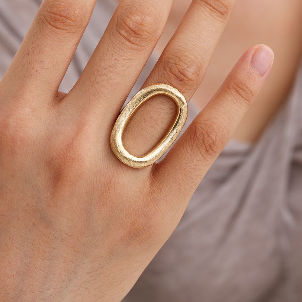 Big oval ring